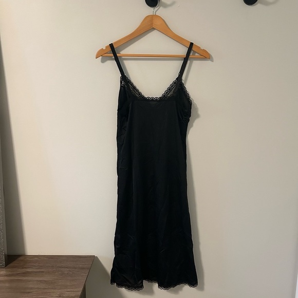 VINTAGE | Black lace detailed slip dress - Picture 6 of 8